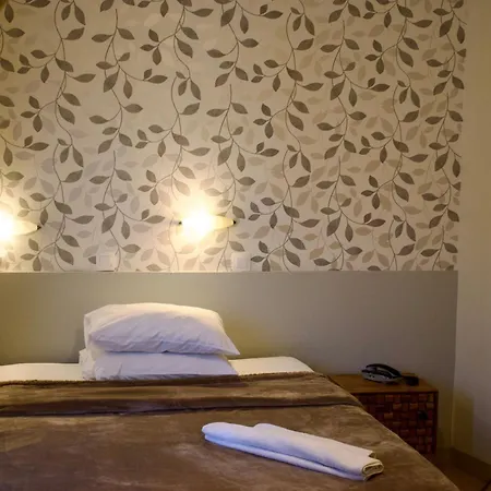 Nafsika Centre Otel 2*