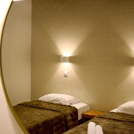 Nafsika Centre Otel 2*
