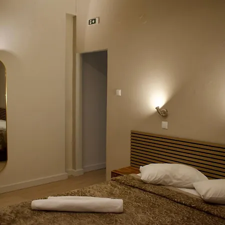 Otel Nafsika Centre 2*