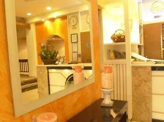 Otel Nafsika Centre 2*