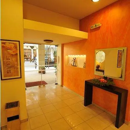 雅典中心纳夫斯卡酒店 酒店